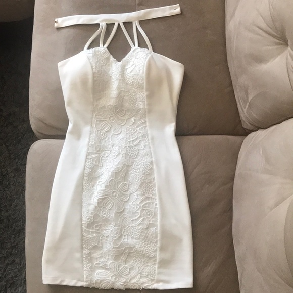 White dress - Picture 2 of 3